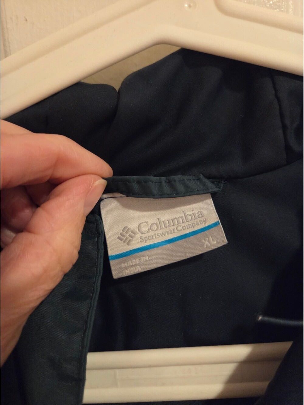 Columbia Men's XL Omni-Tech Waterproof Jacket with Hood - Picture 5 of 10